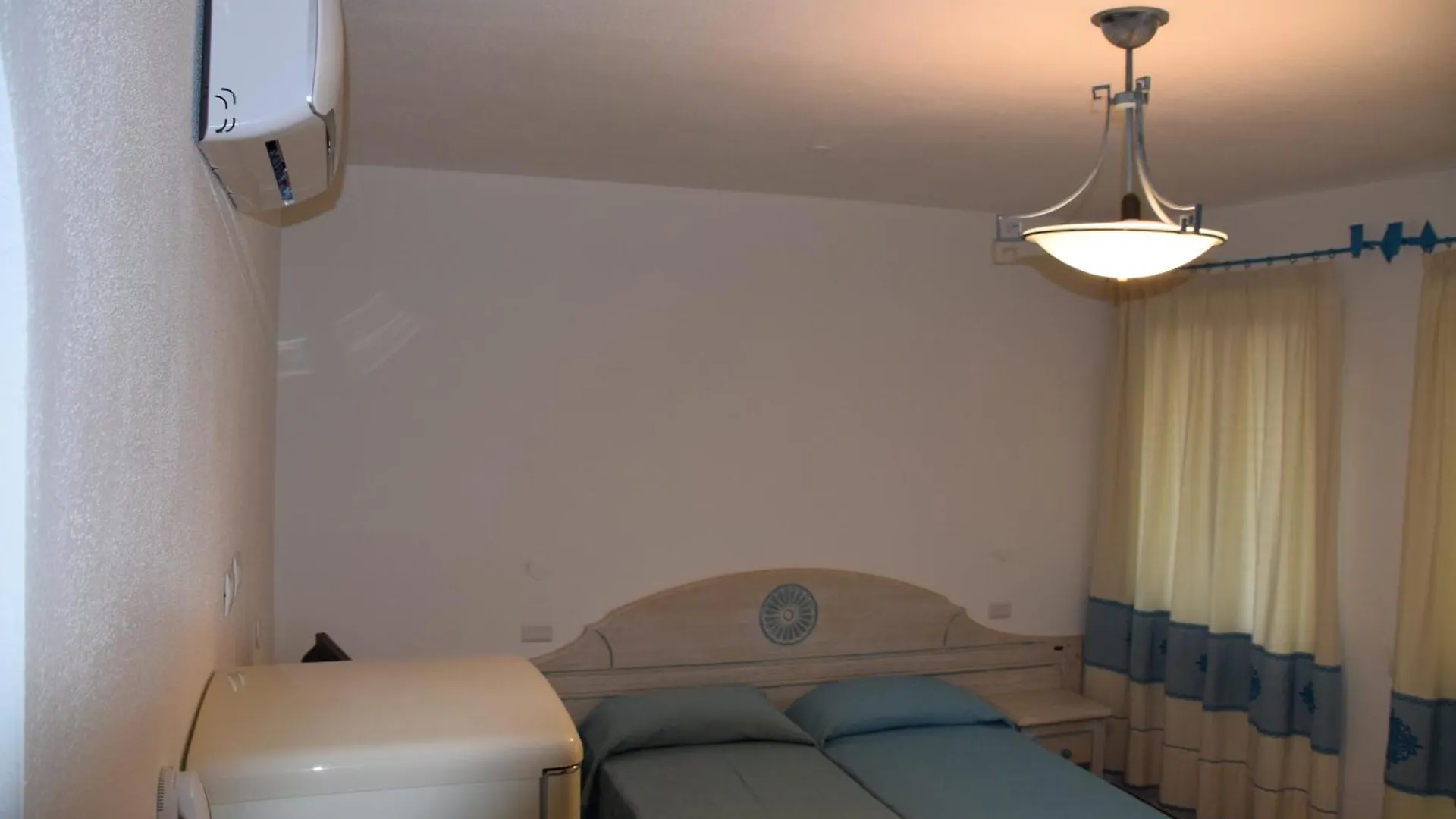 Residence Leonardo Da Vinci Orosei Apart Otel