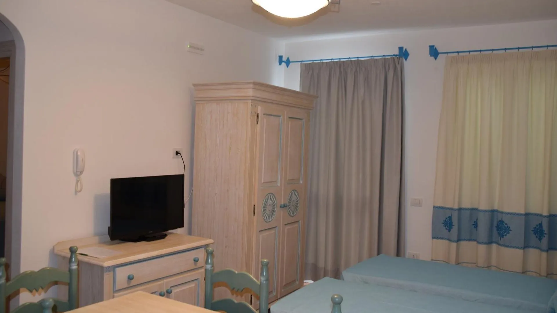 Residence Leonardo Da Vinci Orosei Apart Otel
